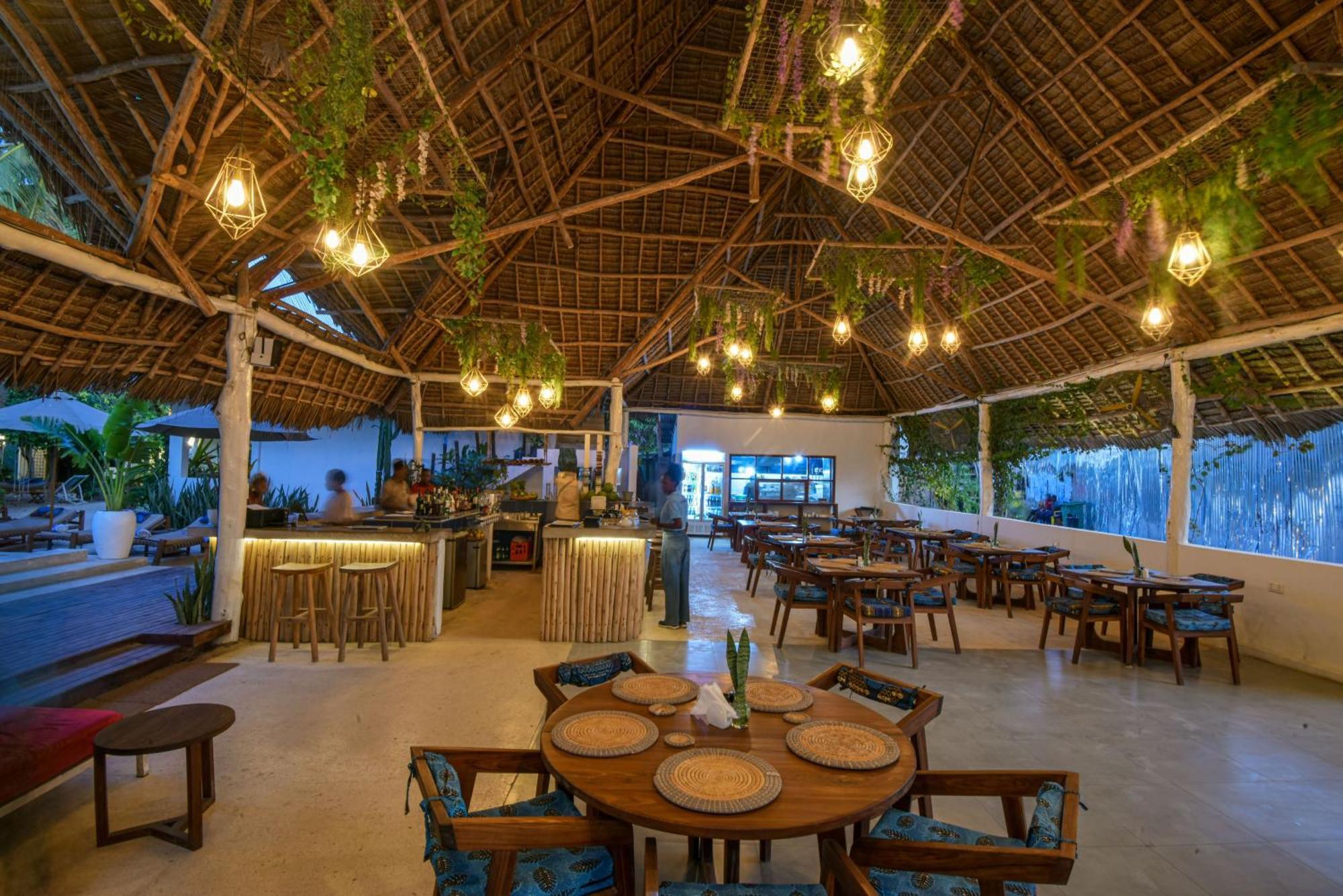 Badolina Bungalows Nungwi Esterno foto